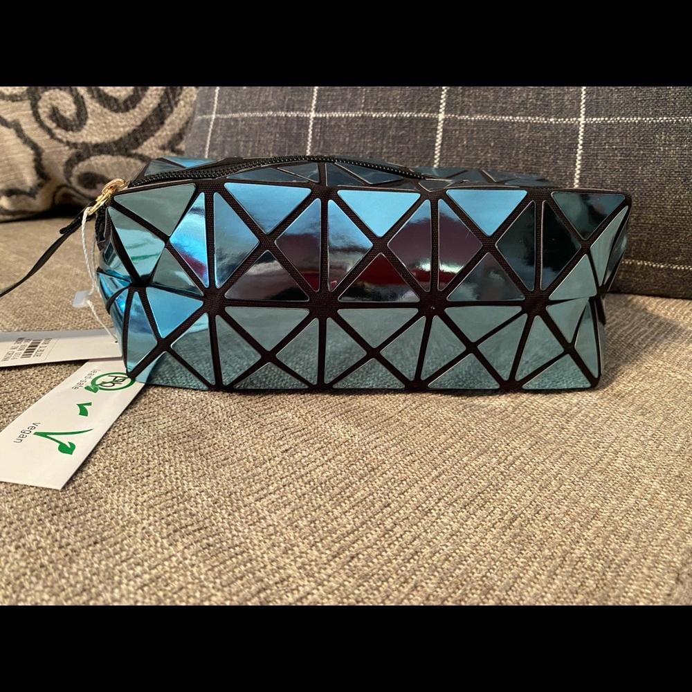 3/$10 item Women’s Makeup Bag. Bundle with other items to save!